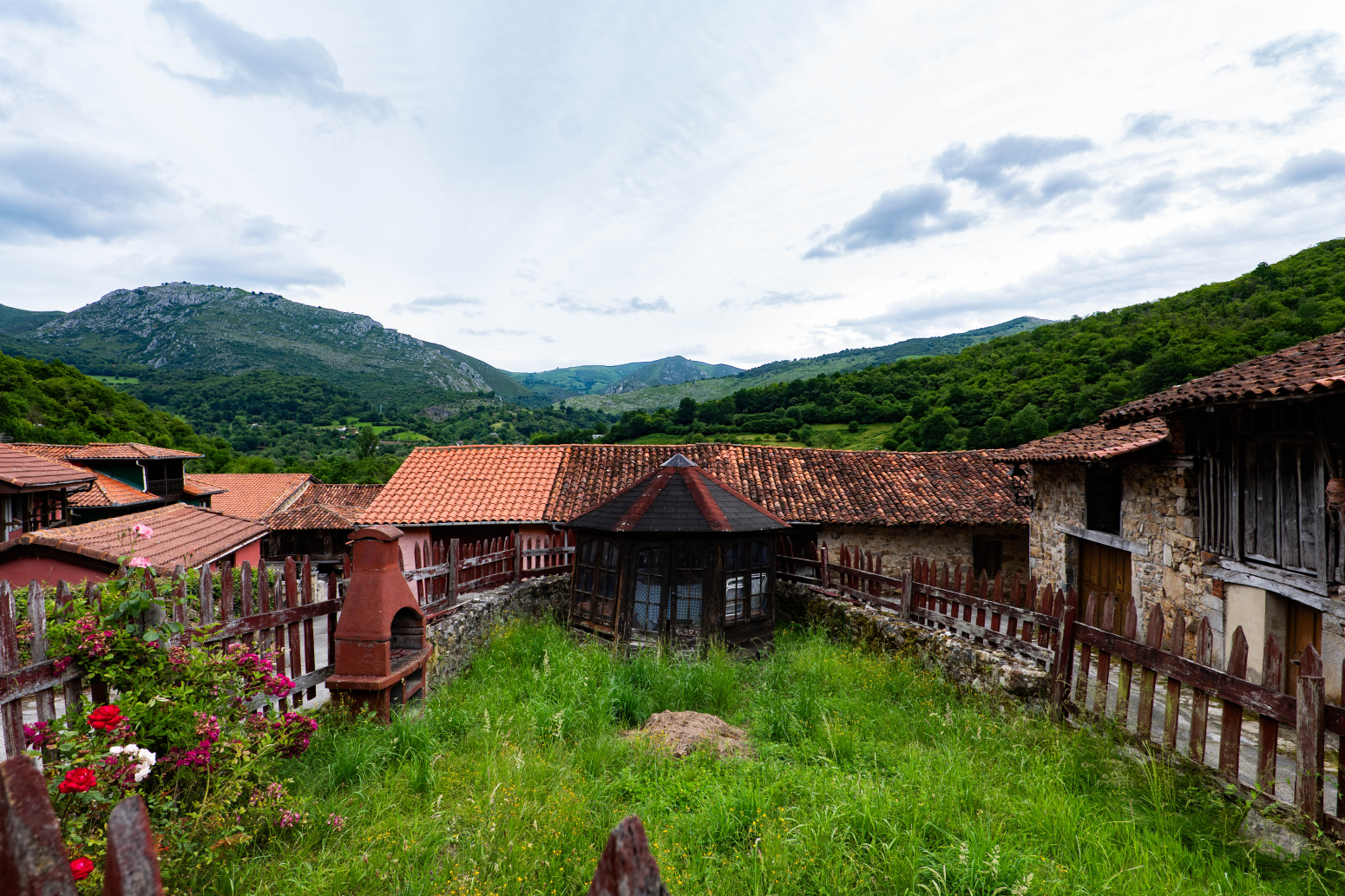 casas--chalets en sobrescobio · lugar-villamorei-105 35000€