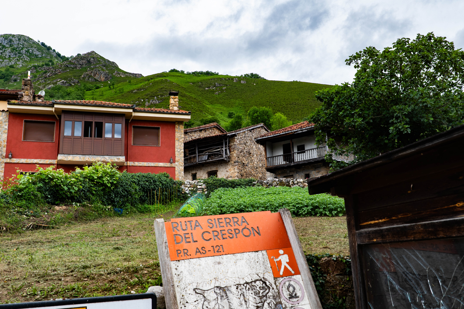 casas--chalets en sobrescobio · lugar-villamorei-105 35000€
