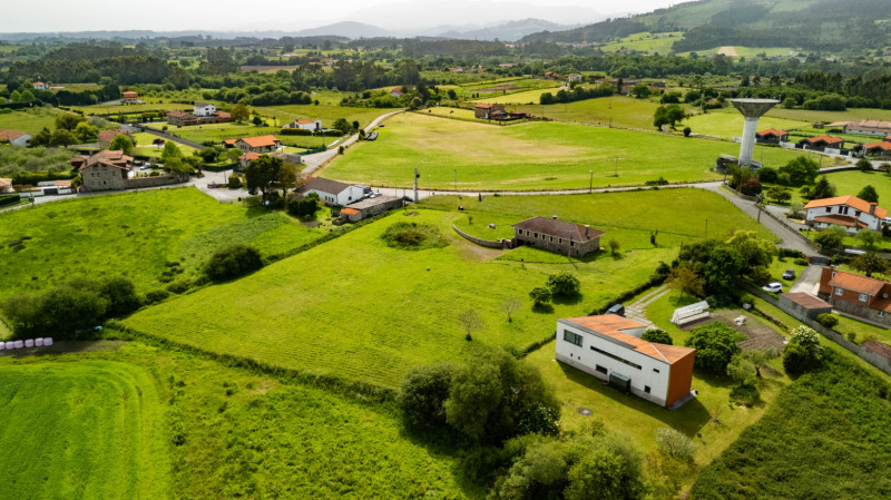 VENTA DE PARCELA EDIFICABLE EN ARGÜERO