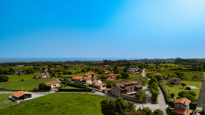 VENTA DE PARCELA EDIFICABLE EN ARGÜERO
