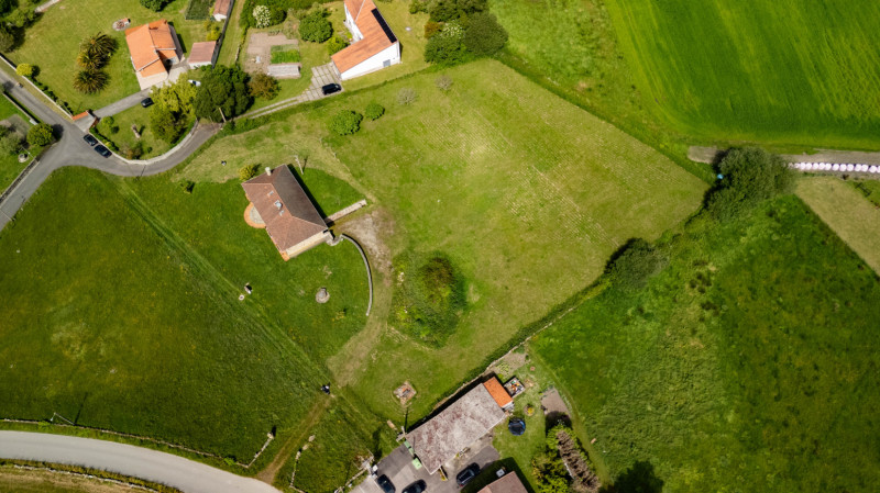 VENTA DE PARCELA EDIFICABLE EN ARGÜERO