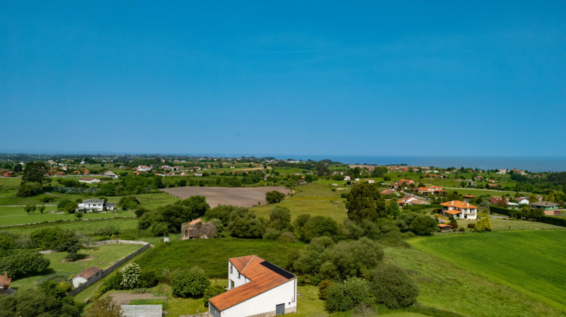 VENTA DE PARCELA EDIFICABLE EN ARGÜERO