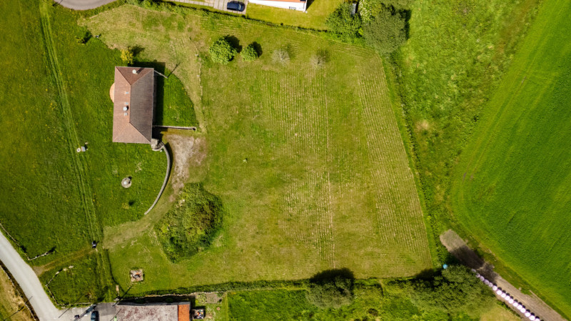 VENTA DE PARCELA EDIFICABLE EN ARGÜERO