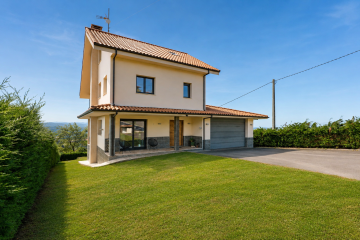 Exclusiva vivienda unifamiliar con espectaculares vistas, eficiencia energética y espacios para disfrutar
