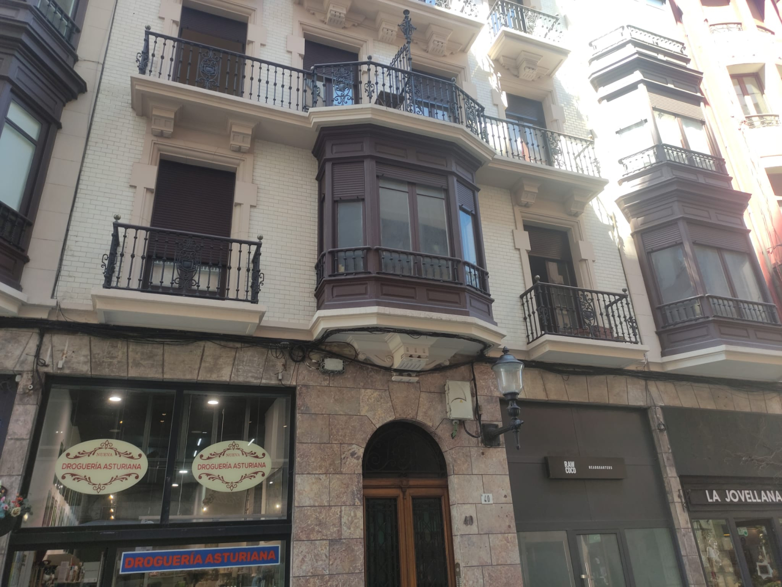 locales-comerciales en gijon · calle-san-bernardo-40 227000€