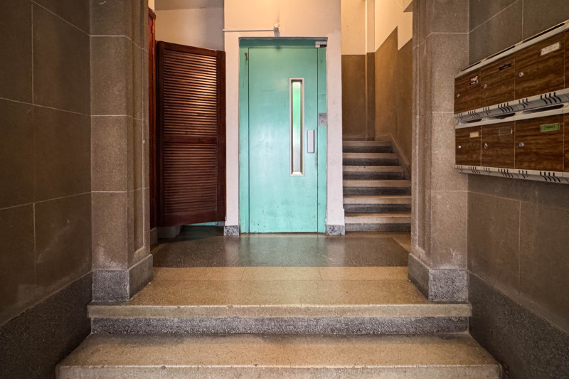 VENTA AMPLIO Y ELEGANTE PISO EN EL CENTRO DE GIJÓN