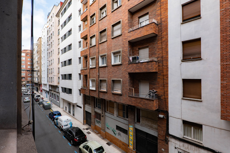 VENTA AMPLIO Y ELEGANTE PISO EN EL CENTRO DE GIJÓN
