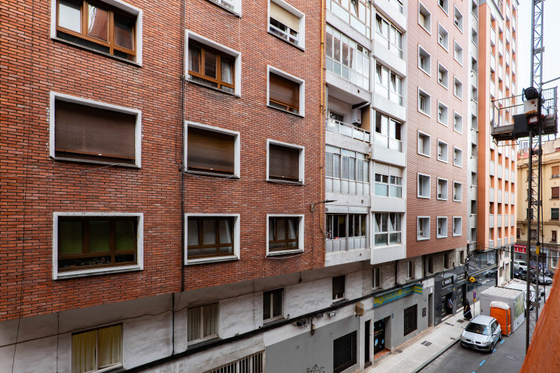 VENTA AMPLIO Y ELEGANTE PISO EN EL CENTRO DE GIJÓN
