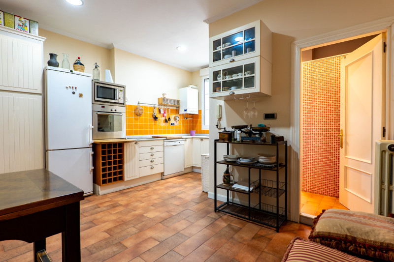 VENTA AMPLIO Y ELEGANTE PISO EN EL CENTRO DE GIJÓN
