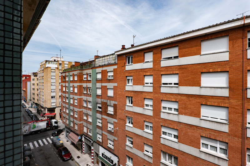 VENTA PISO AMPLIO y LUMINOSO EN EL CORAZÓN DEL LLANO