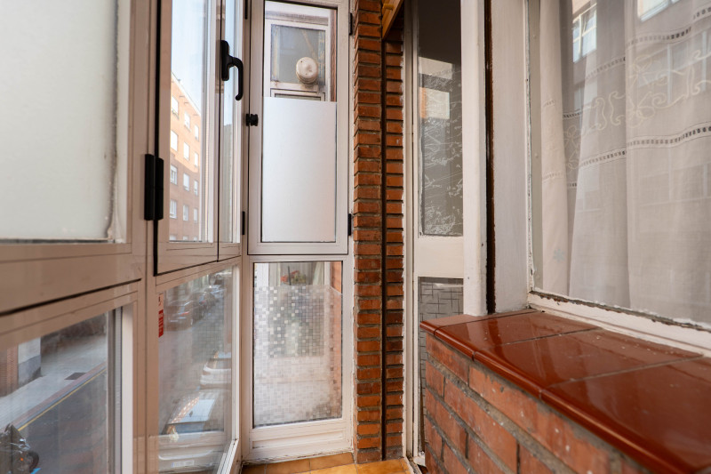 AMPLIA VIVIENDA DE 4 DORMITORIOS Y 2 BAÑOS CERCA DE LA PLAYA