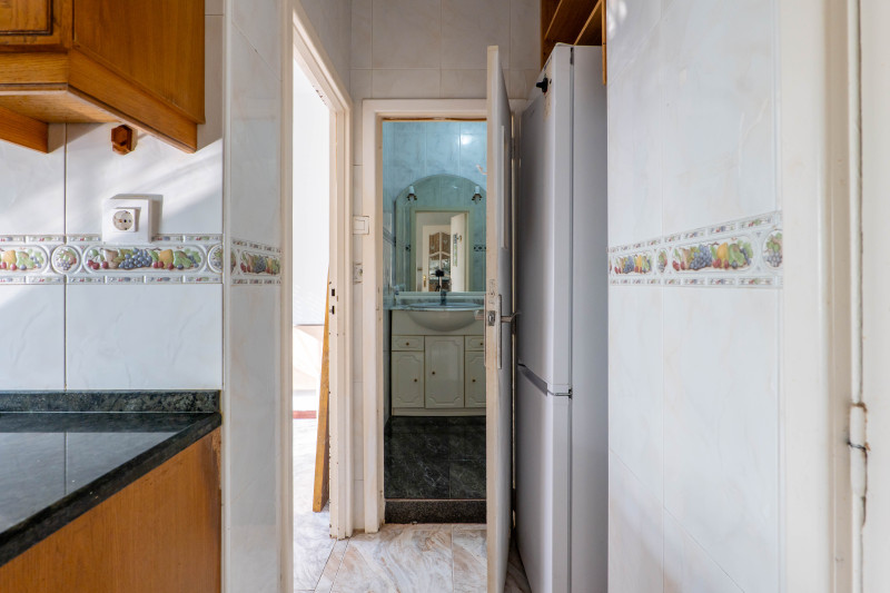 AMPLIA VIVIENDA DE 4 DORMITORIOS Y 2 BAÑOS CERCA DE LA PLAYA