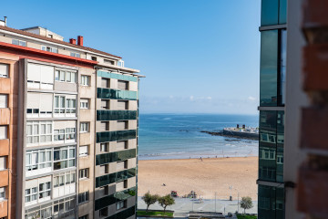 NOVENA PLANTA EN EL BARRIO DE LA ARENA CON VISTAS AL MAR EN GIJÓN