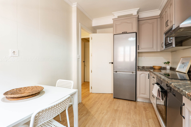 TRES HABITACIONES, CERO REFORMAS Y LA PLAYA EN TU DÍA A DÍA