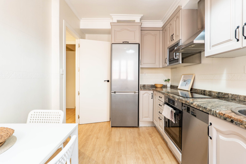TRES HABITACIONES, CERO REFORMAS Y LA PLAYA EN TU DÍA A DÍA