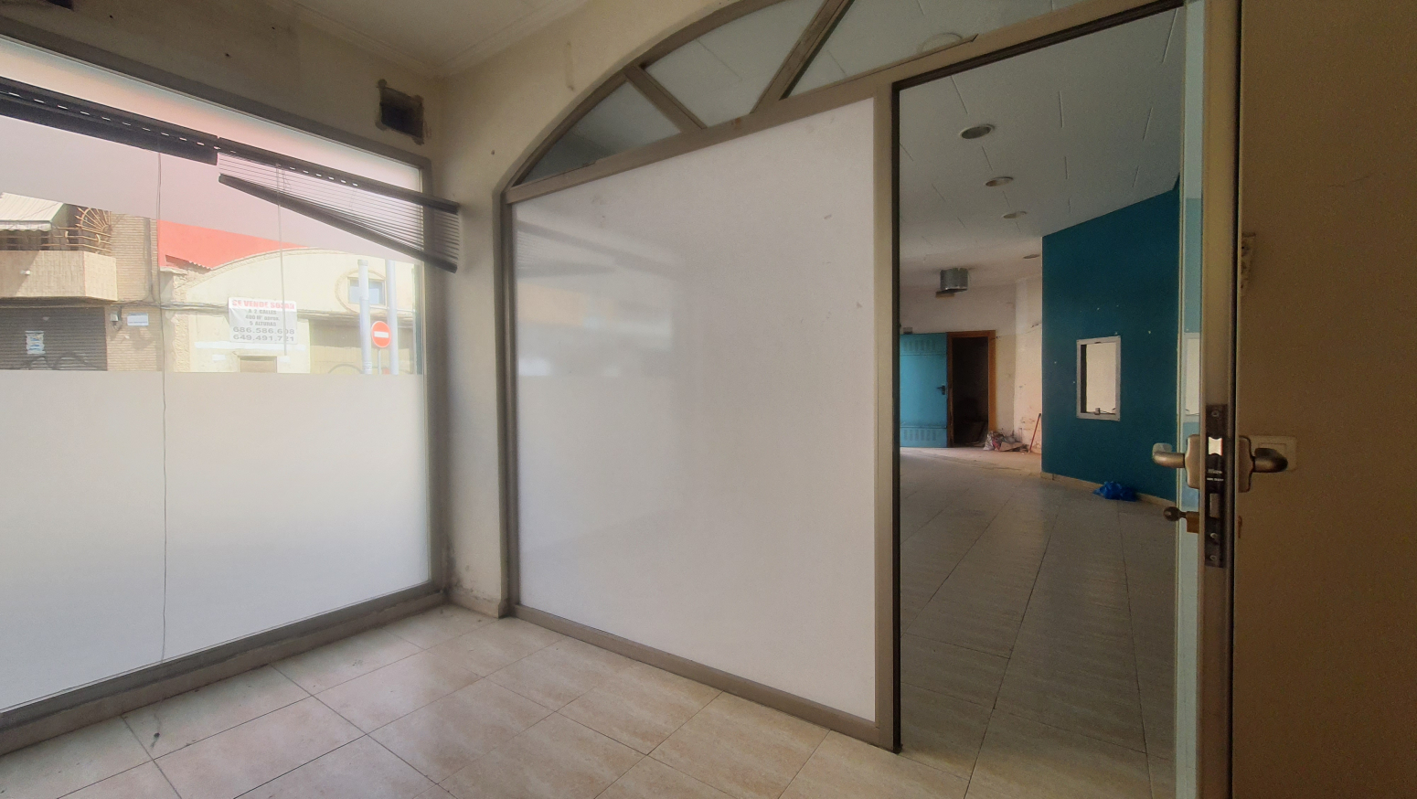 Locales-Alquiler-Alaquas-1398159-Foto-2