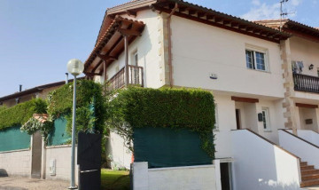 Casas o chalets-Venta-CabezÃ³n de la Sal-1732310-Foto-1-Carrousel