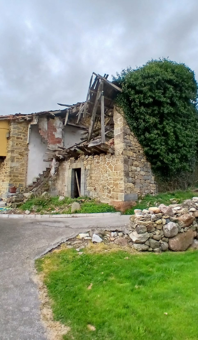 CASA EN TUDANCA PARA REFORMAR
