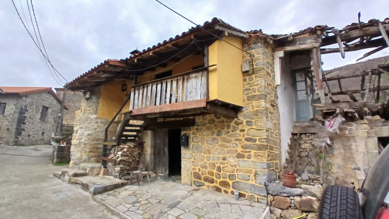 CASA EN TUDANCA PARA REFORMAR