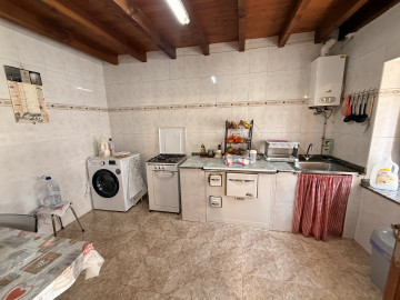 CASA INDEPENDIENTE CON JARDIN EN BIELBA