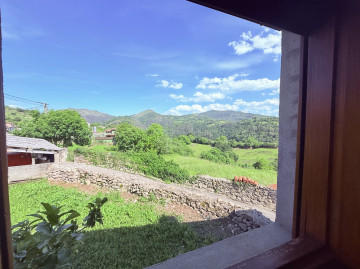 CASA INDEPENDIENTE CON JARDIN EN BIELBA
