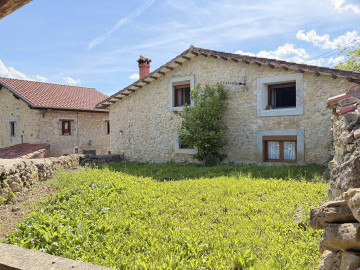 CASA INDEPENDIENTE CON JARDIN EN BIELBA