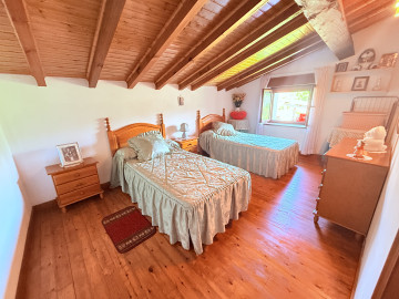 CASA INDEPENDIENTE CON JARDIN EN BIELBA