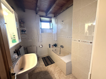 CASA INDEPENDIENTE CON JARDIN EN BIELBA