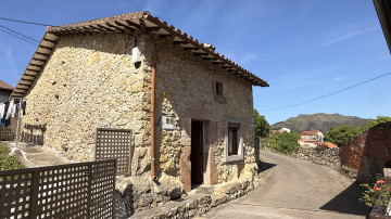 CASA INDEPENDIENTE CON JARDIN EN BIELBA