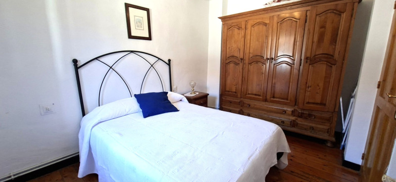 FANTASTICA CASA DE PIEDRA CON JARDÍN EN RUENTE
