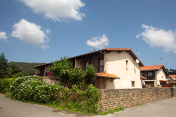 Casas o chalets-Venta-Cabezón de la Sal-2354720