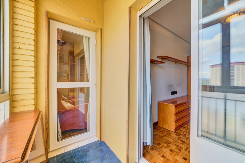 Pisos en Venta en Barañain con 3 habitaciones, Plaza de los Olmos  2. Barañain