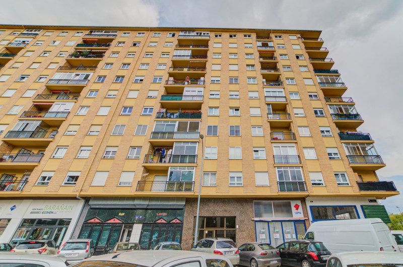 Pisos en Venta en Barañain con 3 habitaciones, Plaza de los Olmos  2. Barañain