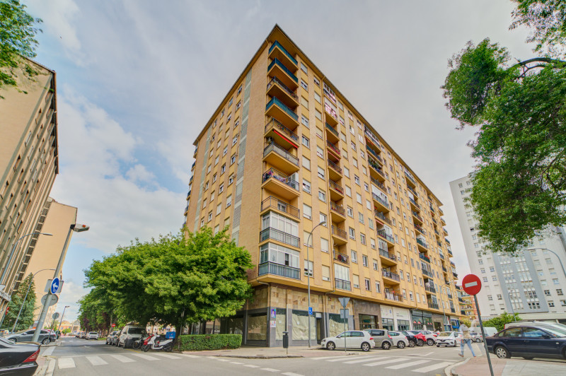 Pisos en Venta en Barañain con 3 habitaciones, Plaza de los Olmos  2. Barañain