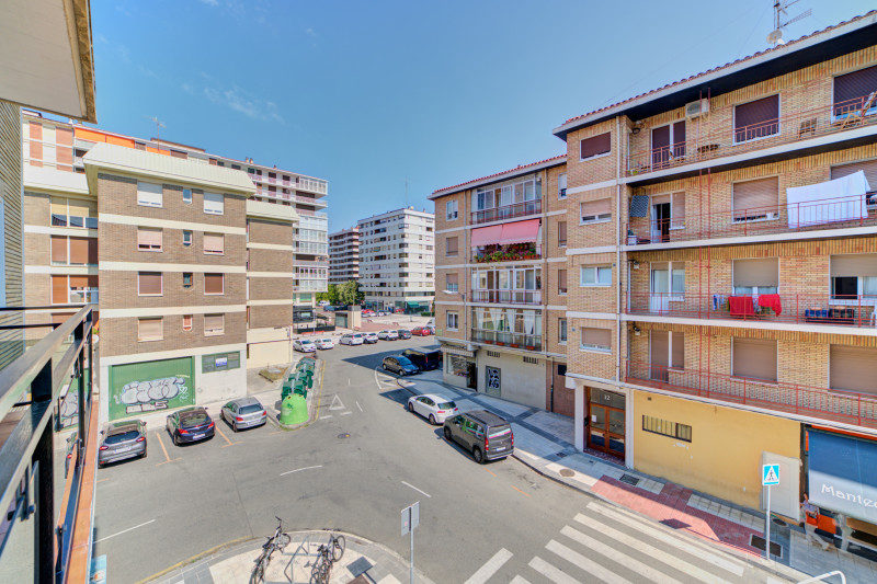 Pisos en Venta en Pamplona-Iruña en zona Iturrama con 3 habitaciones, Pintor Basiano, 11