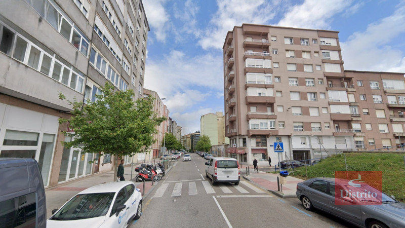 Entreplanta comercial en calle Alta