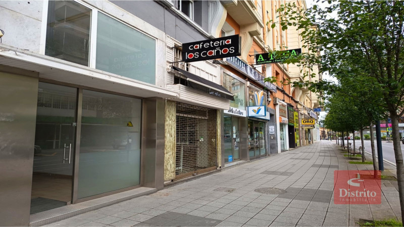 Local en alquiler en calle Julián Ceballos, centro de Torrelavega