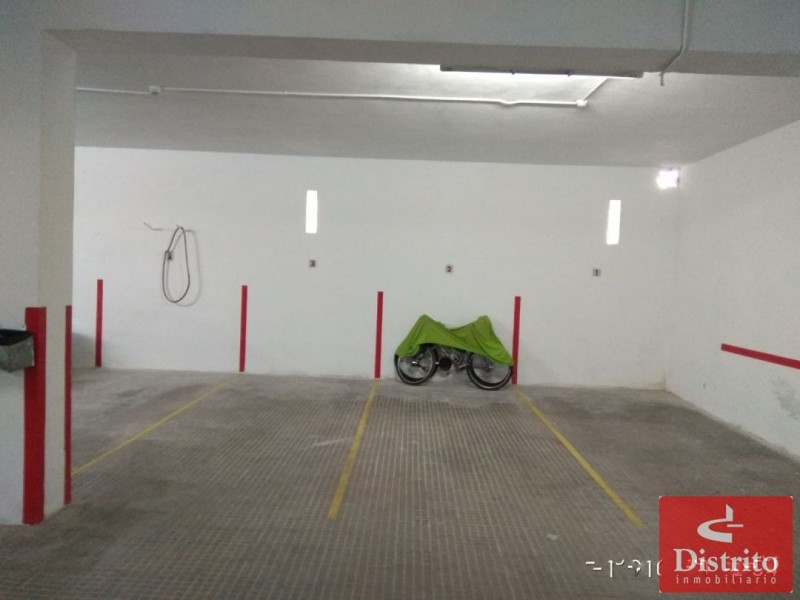 Alquiler de plaza de garaje para moto en Canalejas