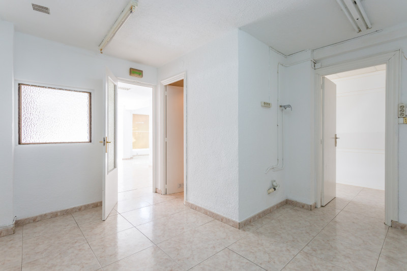 Locales-Venta-BaraÃ±ain-700742-Foto-10