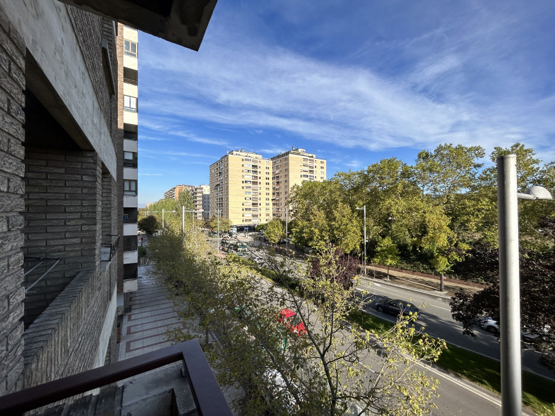 Pisos en Alquiler en Pamplona-Iruña en zona Iturrama con 3 habitaciones, Av. de Sancho el Fuerte, 27