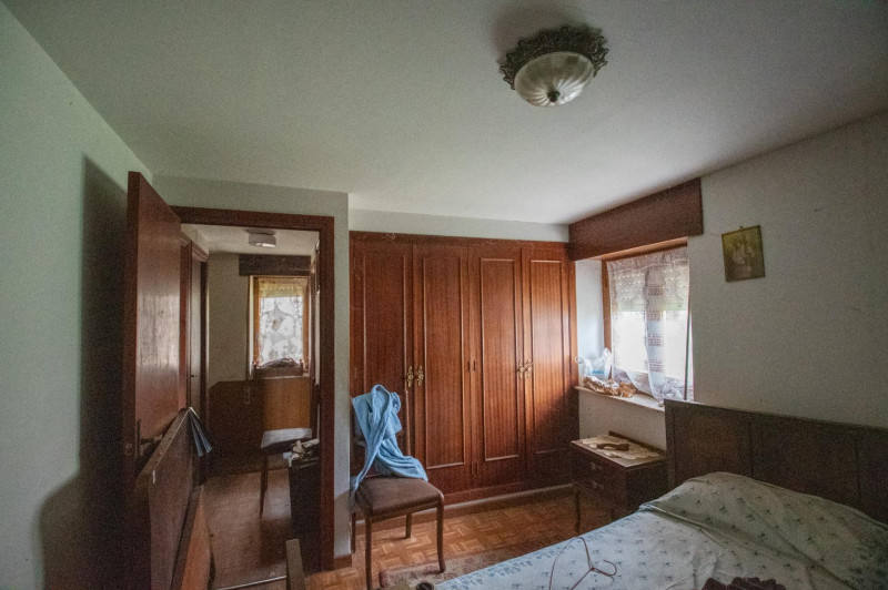 Casa para reformar con cuadra, fincas rústicas y monte de eucaliptos.