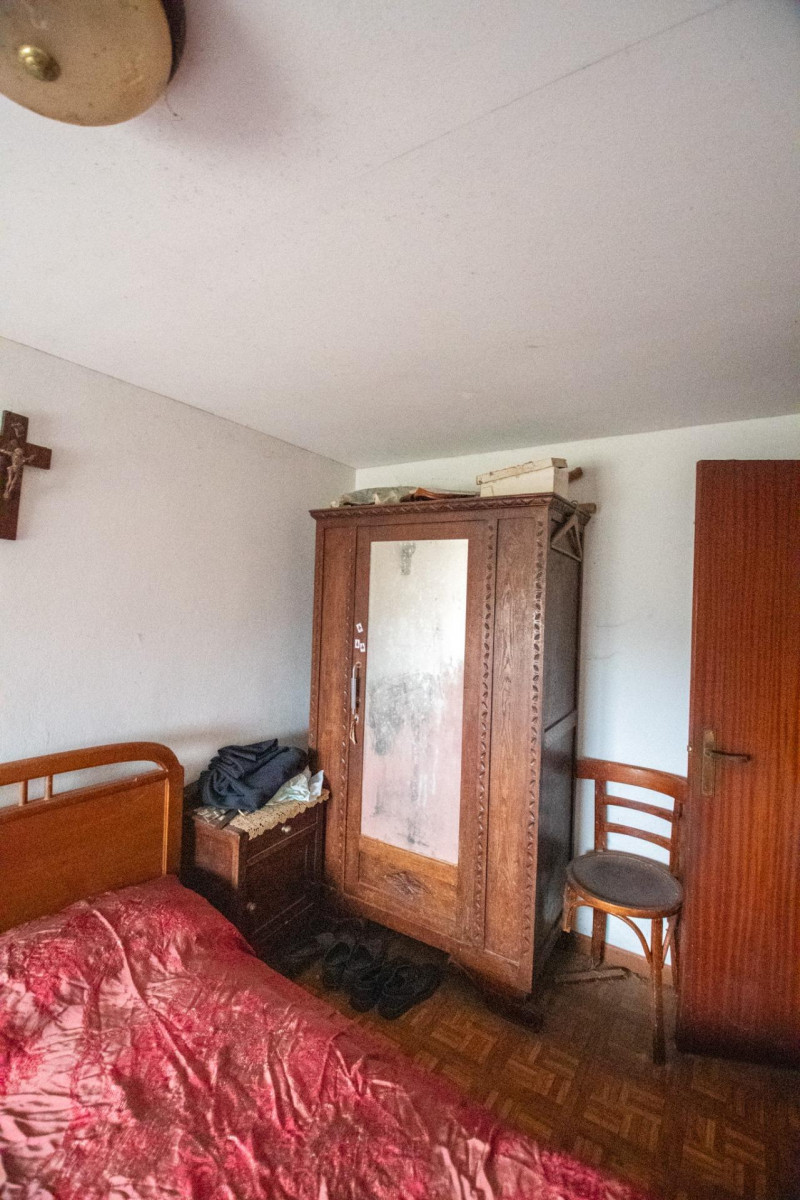 Casa para reformar con cuadra, fincas rústicas y monte de eucaliptos.