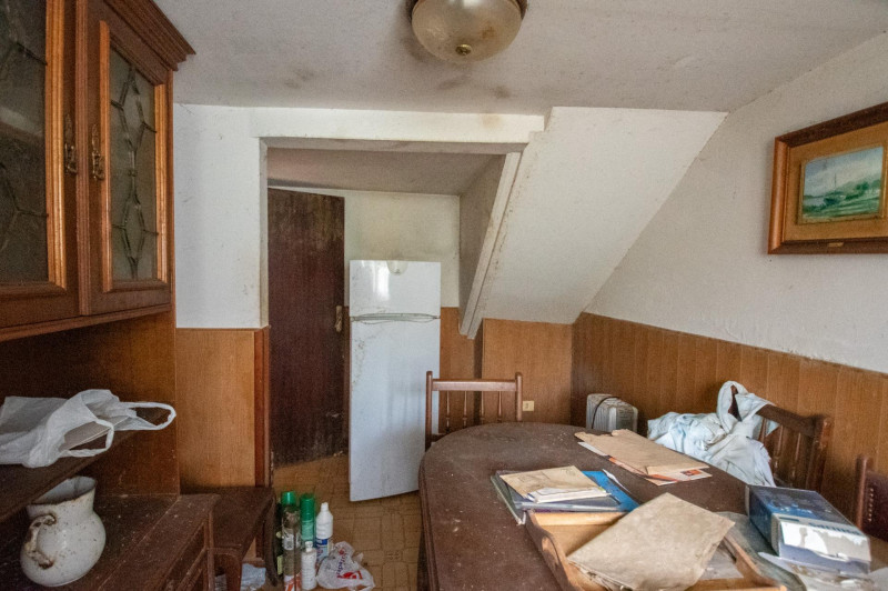 Casa para reformar con cuadra, fincas rústicas y monte de eucaliptos.