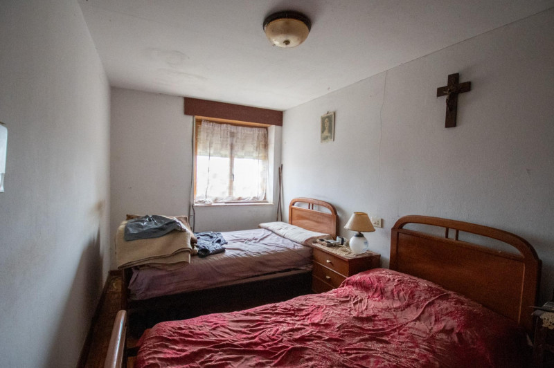 Casa para reformar con cuadra, fincas rústicas y monte de eucaliptos.