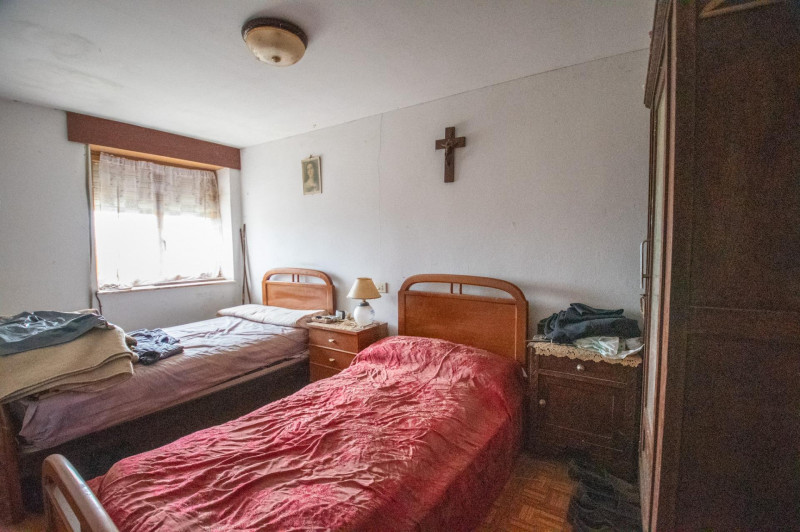 Casa para reformar con cuadra, fincas rústicas y monte de eucaliptos.