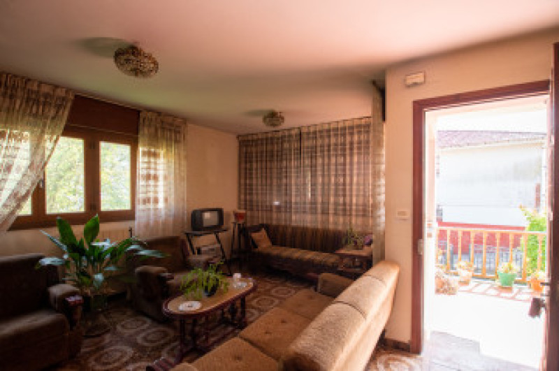 Venta de casa Independiente con terreno en Tazones.-Villaviciosa