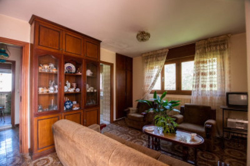 Venta de casa Independiente con terreno en Tazones.-Villaviciosa