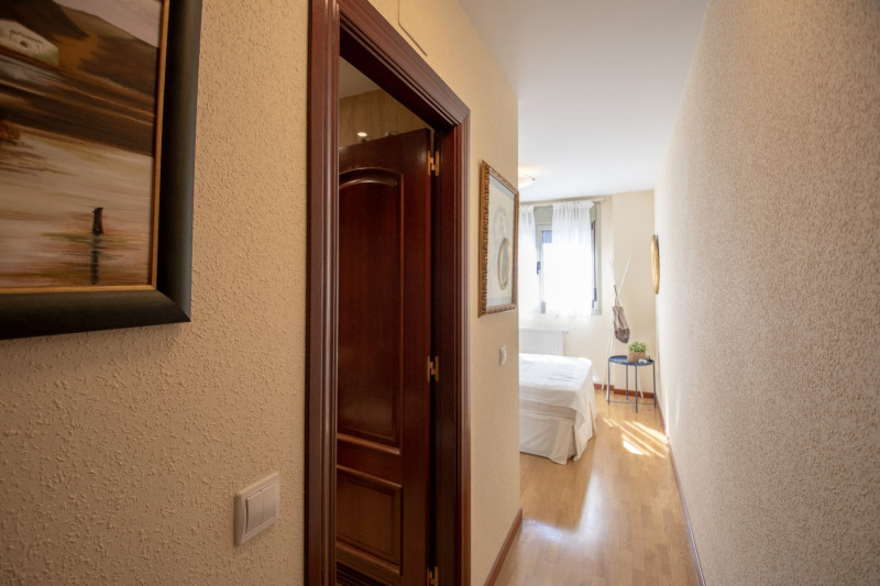 Piso de tres dormitorios con garaje y trastero en Villaviciosa