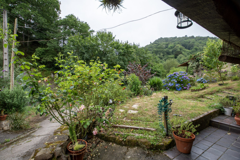 Casa independiente con jardín en Cabranes-Asturias