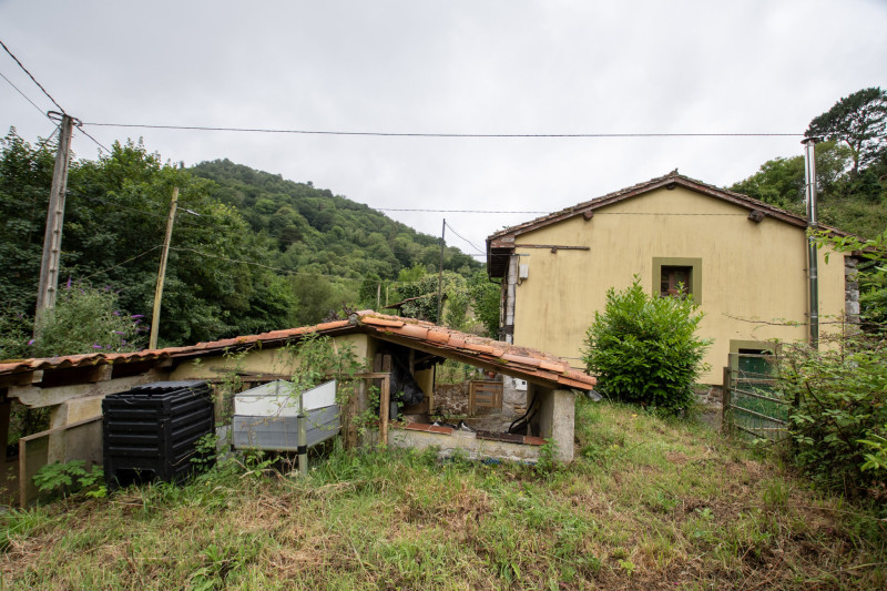 Casa independiente con jardín en Cabranes-Asturias